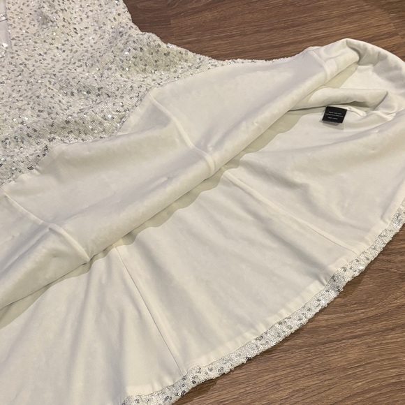 Dress the Population White Sequin skater dress A-line Vneck sleeveless bridal L - Picture 6 of 13